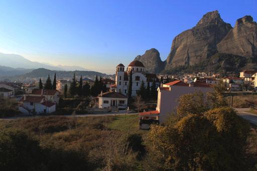 In The Shadow Of Meteora Appartement Kalampáka Buitenkant foto