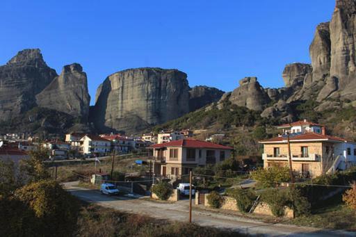 In The Shadow Of Meteora Appartement Kalampáka Buitenkant foto