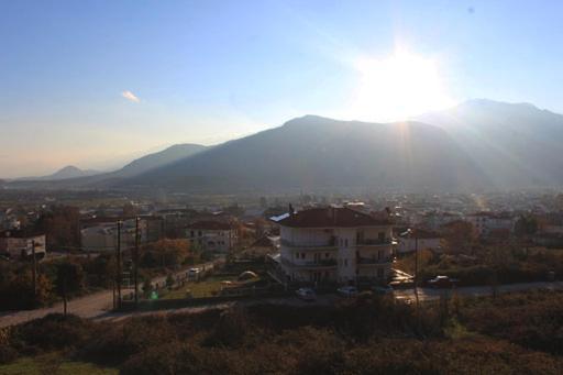 In The Shadow Of Meteora Appartement Kalampáka Buitenkant foto