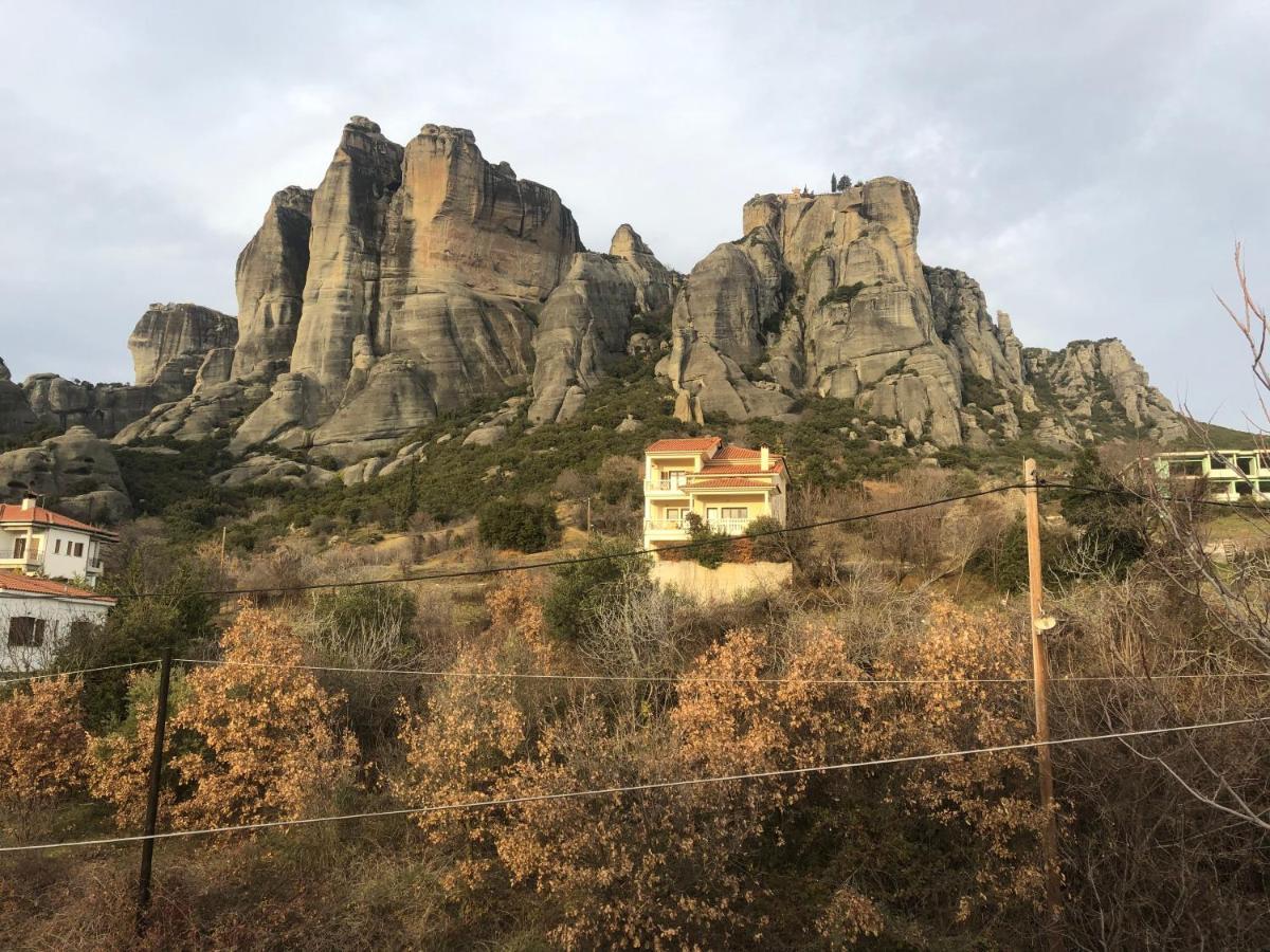 In The Shadow Of Meteora Appartement Kalampáka Buitenkant foto